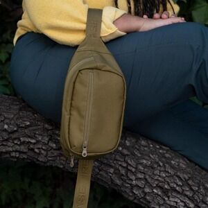 Girlfriend Collective Fanny Pack Belt Bag Green Khaki Thorn Purse Gorpcore Hike